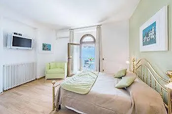 Отель Belvedere Relais 3*